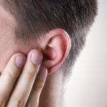 whats causing swollen earlobe and how to cure